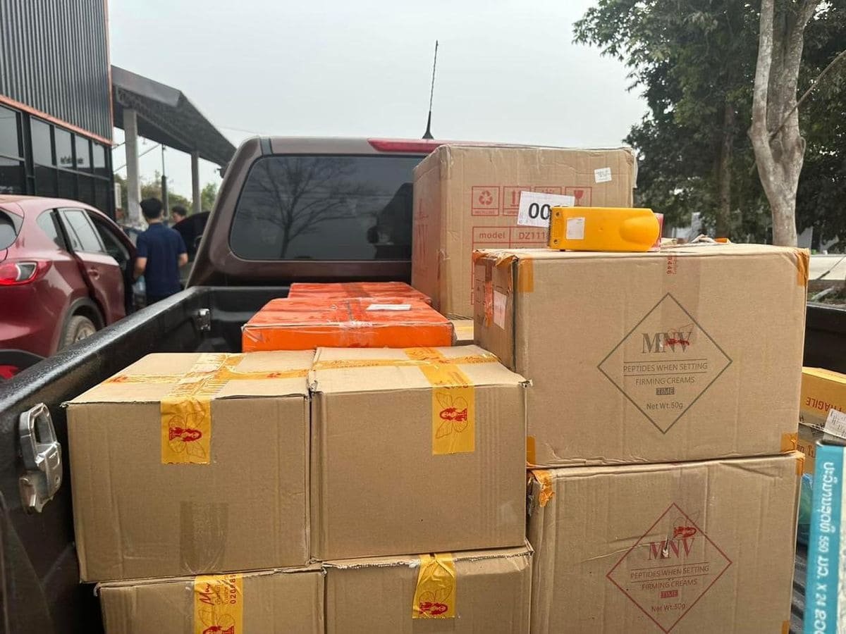 نقل بضائع,عربات نقل البضائع,نقل بضائع بين المدن,نقل بضائع داخل الرياض,شركات نقل بضائع,نقل بضائع من الرياض,نقل بضائع الرياض,دينا نقل بضائعخدمات نقل البضائع,شركات نقل بضائع بالرياض,شركات توصيل بضائع,سيارة نقل بضائع كبيرة,تريلات نقل بضائع